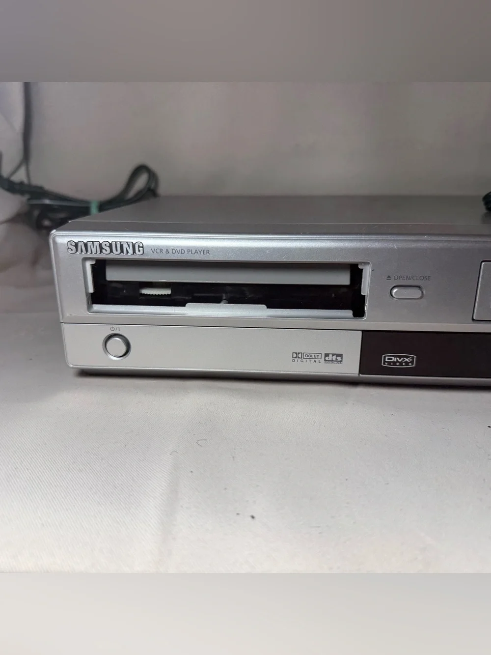 Samsung DVD-V5650 DVD VCR Combo 4Head VHS Recorder